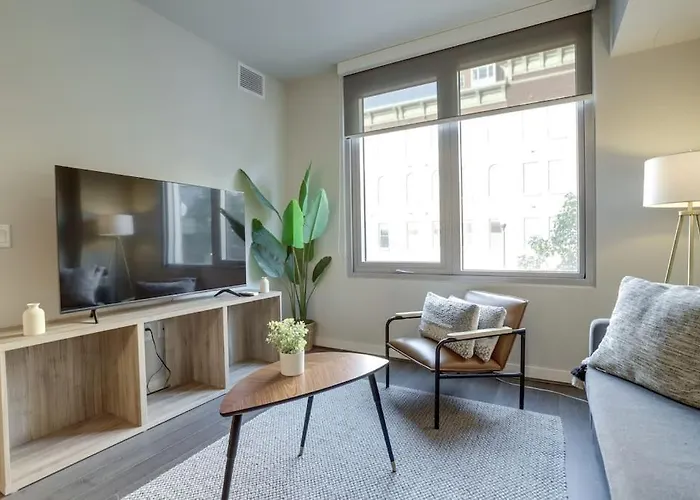 Gorgeous 1 Bedroom At Clarendon With Gym And Rooftop