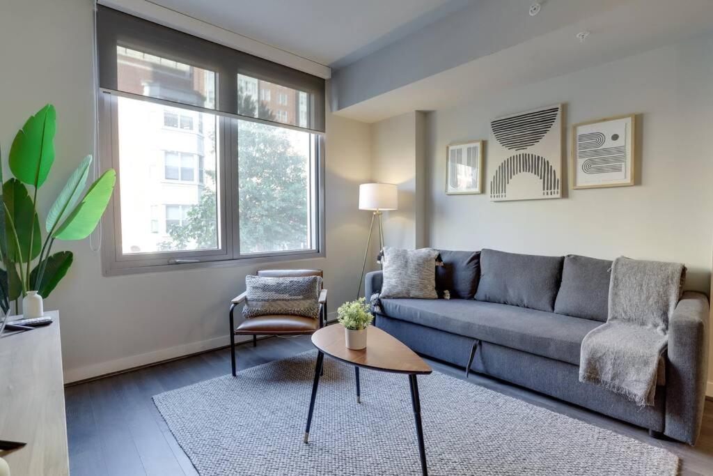 Gorgeous 1 Bedroom At Clarendon With Gym And Rooftop Apartamento *