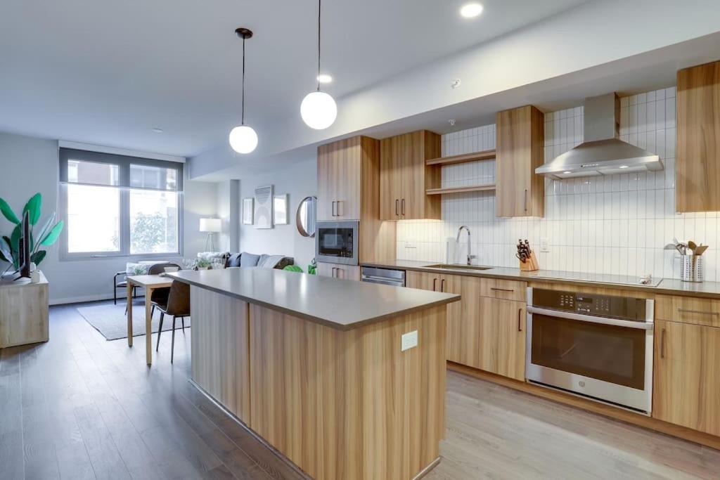 Gorgeous 1 Bedroom At Clarendon With Gym And Rooftop * Arlington